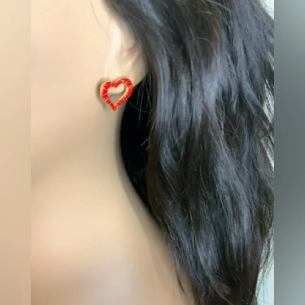 🌺Glass Stone Pave Heart Earrings - Picture 1 of 5